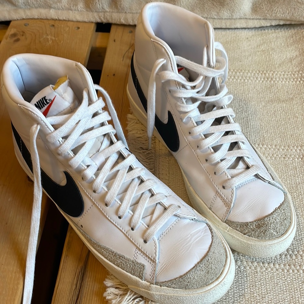 Nike mid blazer 77 vintage shoes